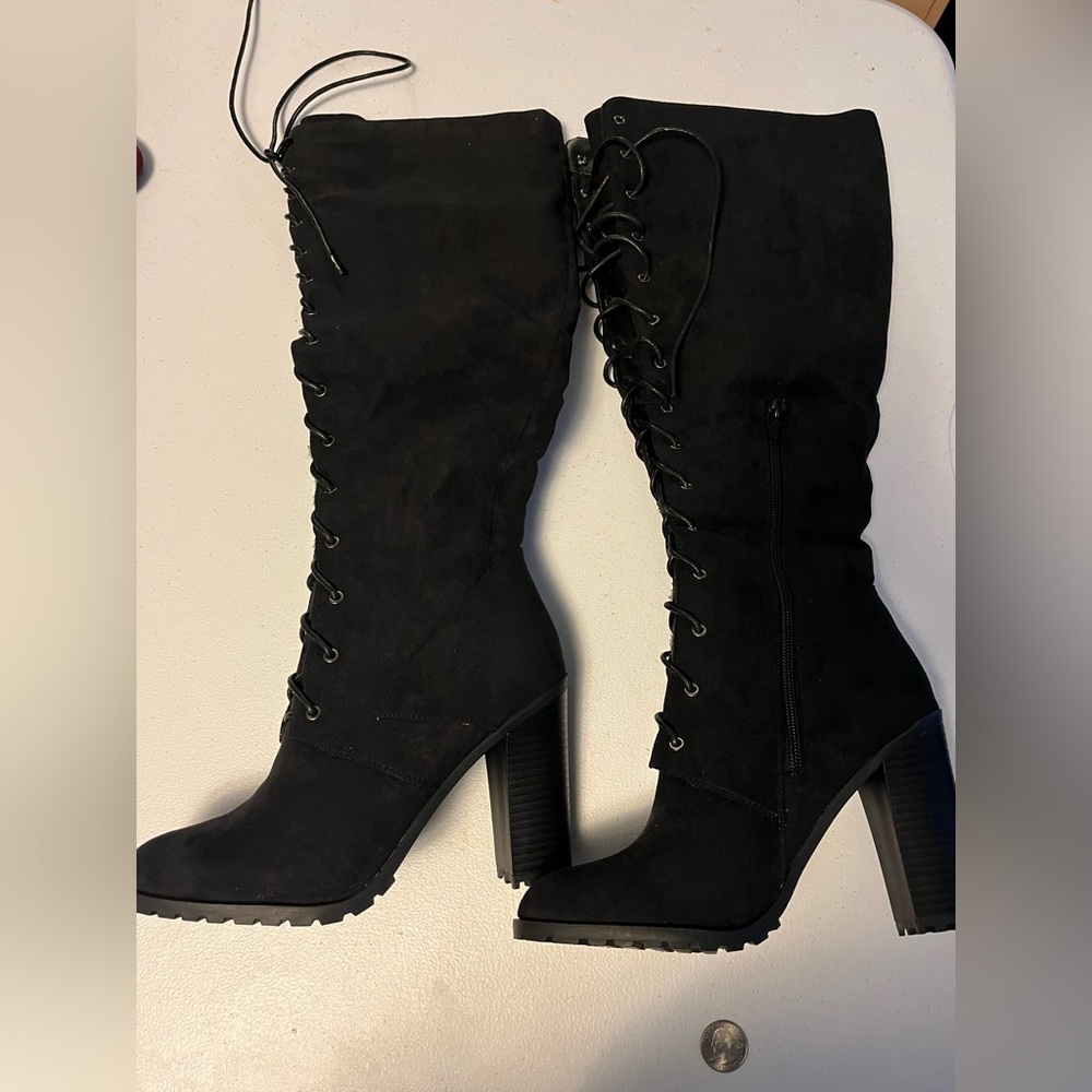 Leila Stone Reese Knee-High Suede Boots – Black – Size 8